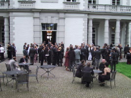 schloss.jpg schloss.jpg